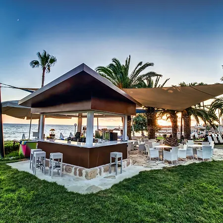 Coral & Cyprus מלון 5*